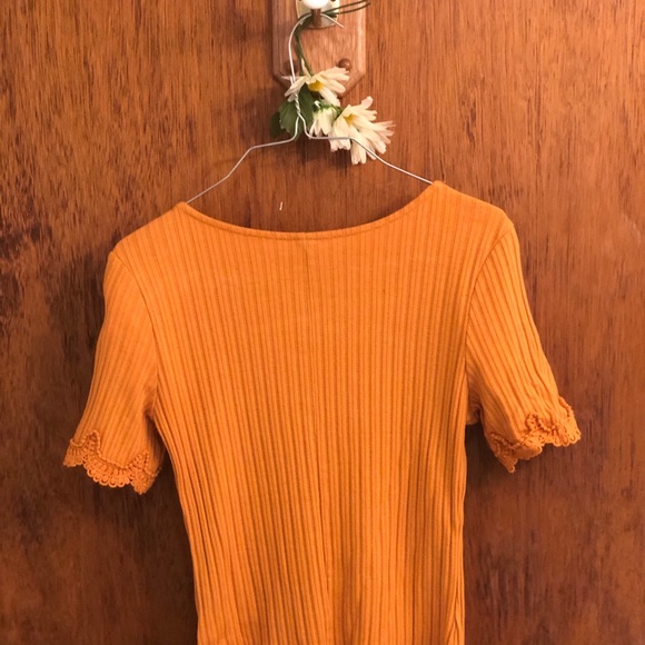 Francesca’s Tangerine Top 🍊 - Picture 5 of 5